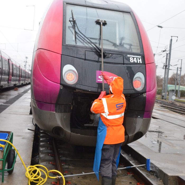 agent nettoyage train